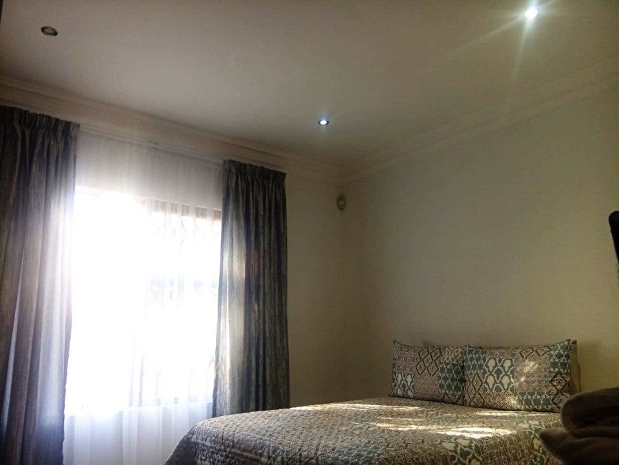 4 Bedroom Property for Sale in Heuwelsig Free State